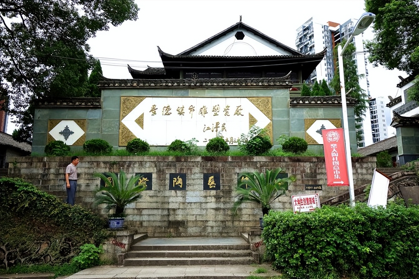 逛景德镇陶瓷市场,景德镇逛逛古镇了解陶瓷文化