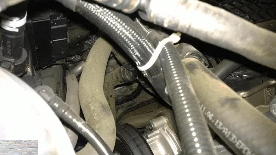 汽车小保养要换机油和哪些东西,汽车除了换机油还需要什么保养