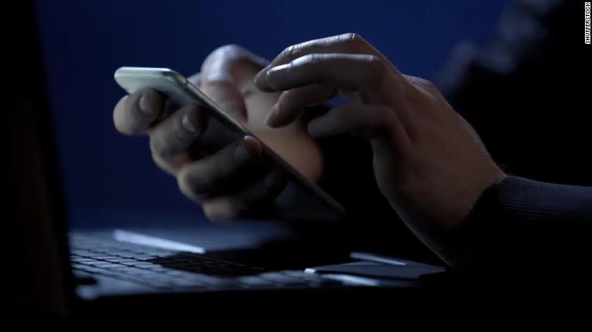 手机被人用软件定位追踪了,应该怎么办?