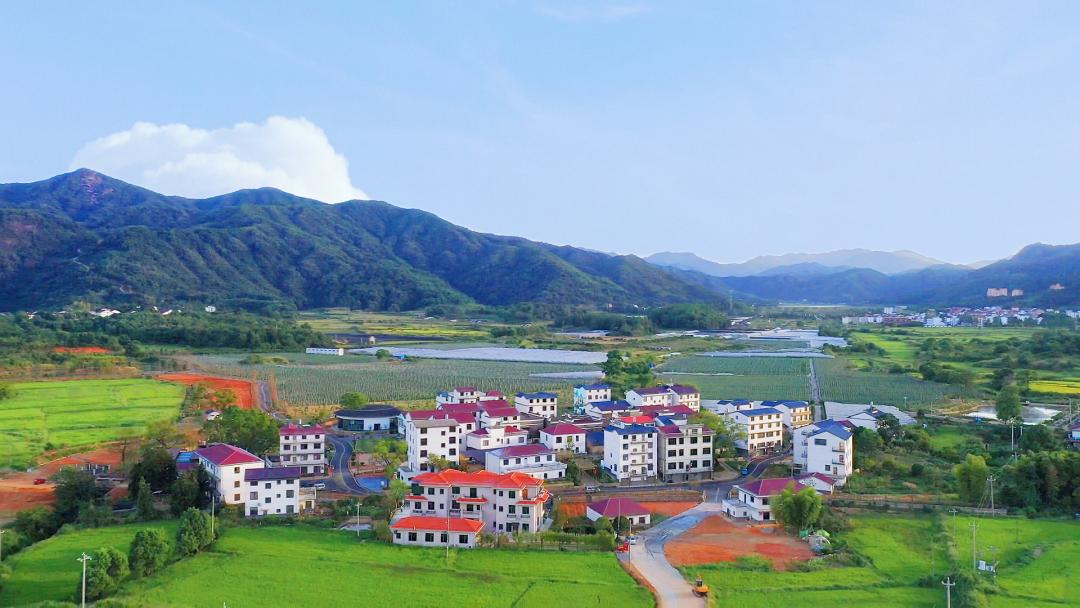 争分夺秒搞技改齐心协力保生产,争分夺秒拼经济全力以赴冲千亿