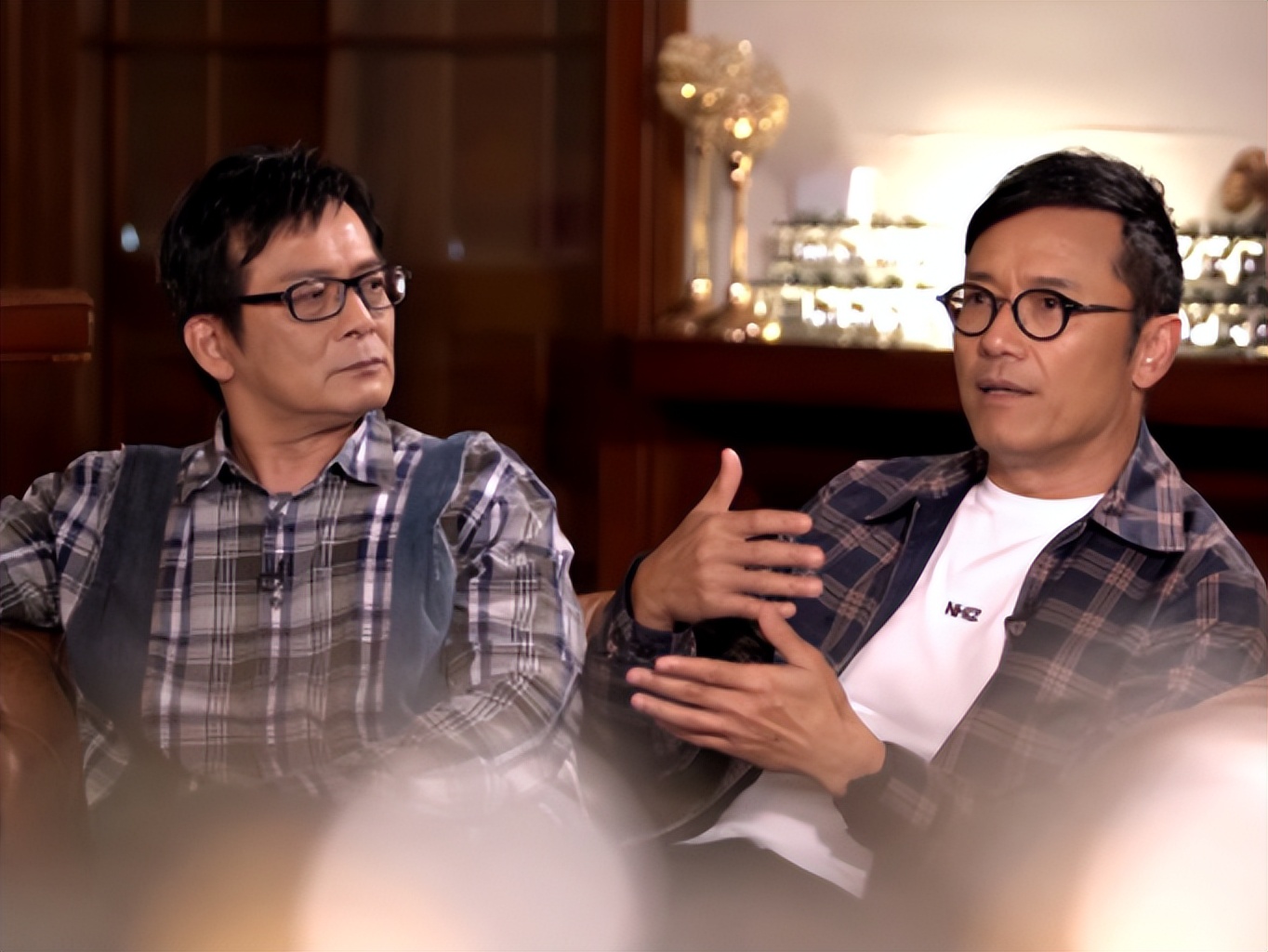 黄日华年轻时最新消息,黄日华年轻帅照