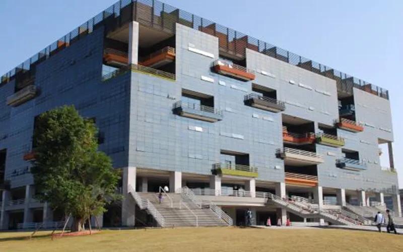 600分选电子信息还是机械专业,600分选哈工大