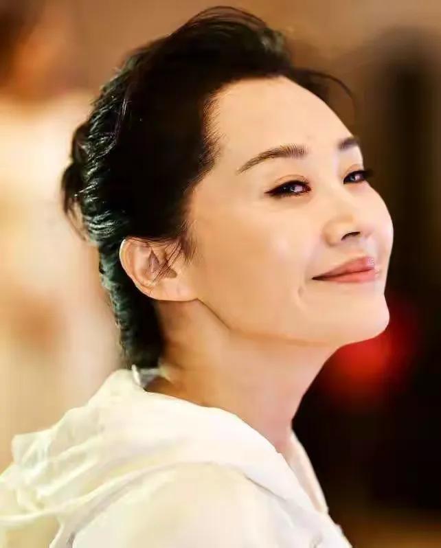 许晴和王志文谈过恋情,许晴曾经有多爱王志文