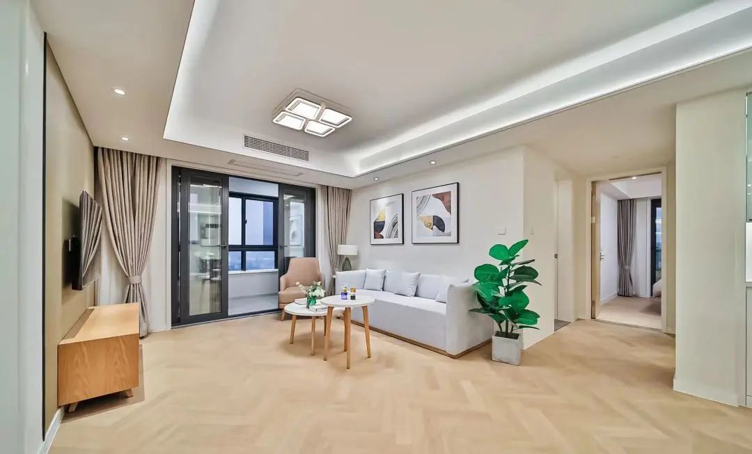 鏃緣鐡村瘬宸ヤ綔,鏃緣鐡村瘬涓婃捣