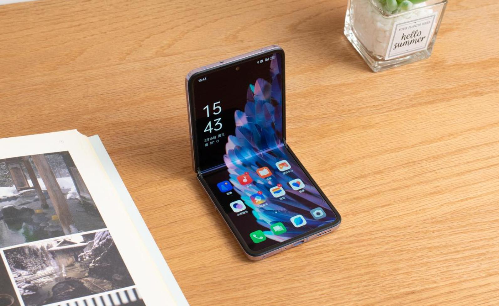 三星galaxyzflip5值得入手吗,三星zflip5限量版有什么不同