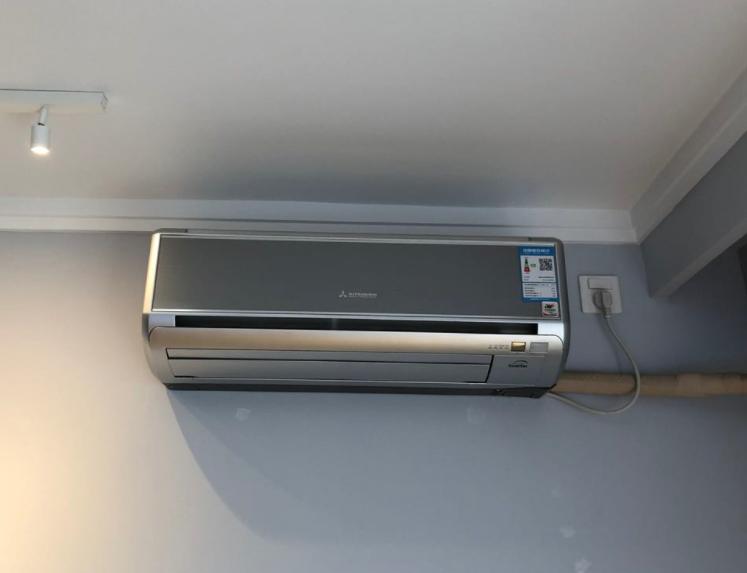 家里电费一个月两千块钱电表问题,居民换新电表一个月电费好几万