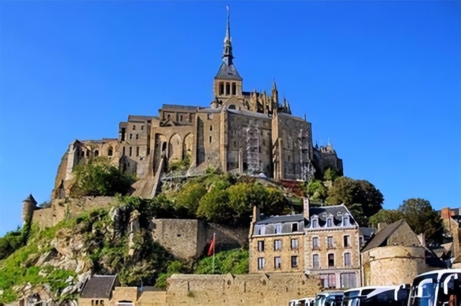 罗马建筑的风格和特色是什么,罗马式建筑的主要特征是雕饰