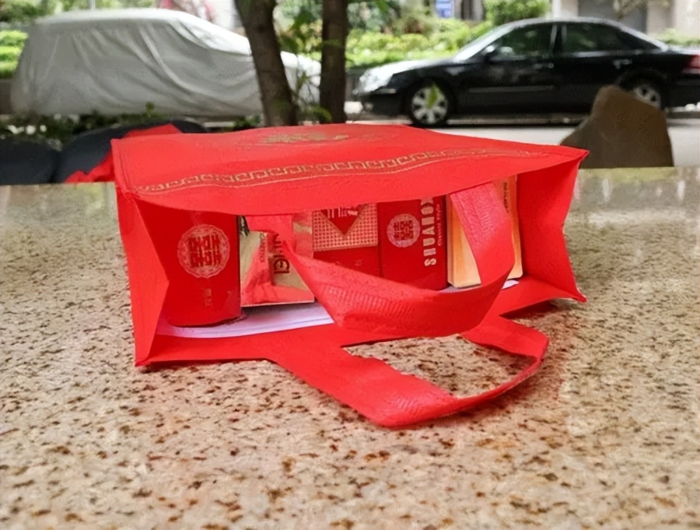 直播间送礼的规则 (对送礼规则的感悟)