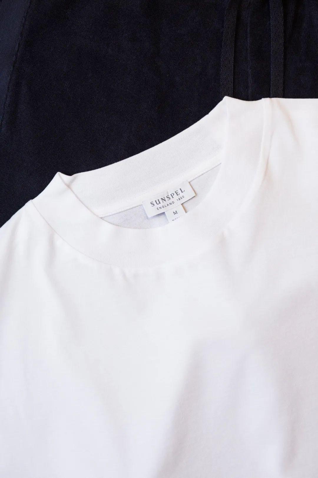 这家只卖白Tee的店成立7周年，干了一件大事