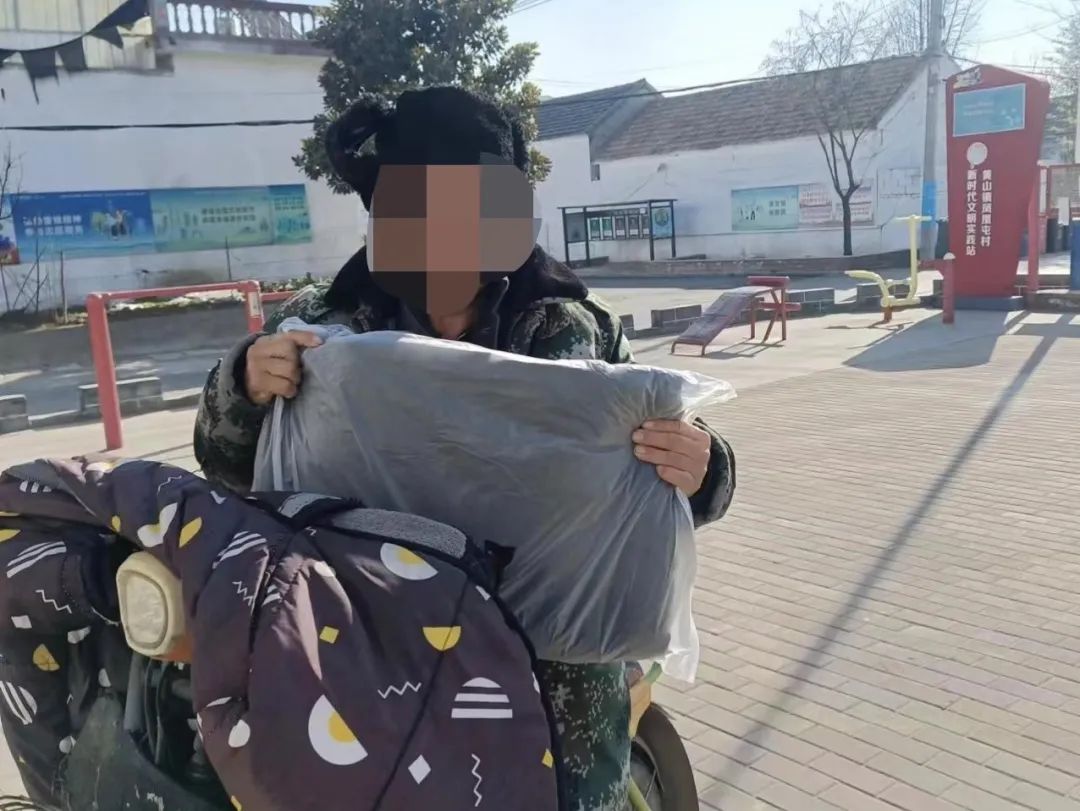 情系贫困户冬日送温暖,情系高龄老人暖心入户走访