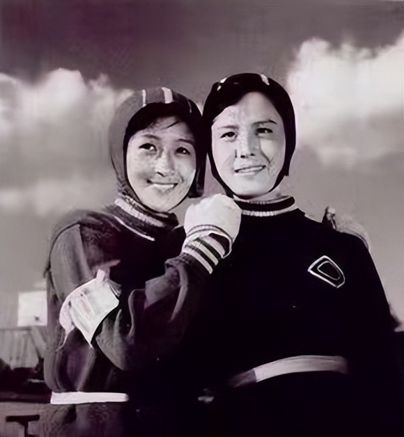 冬日激情赛场，冰上姐妹情深