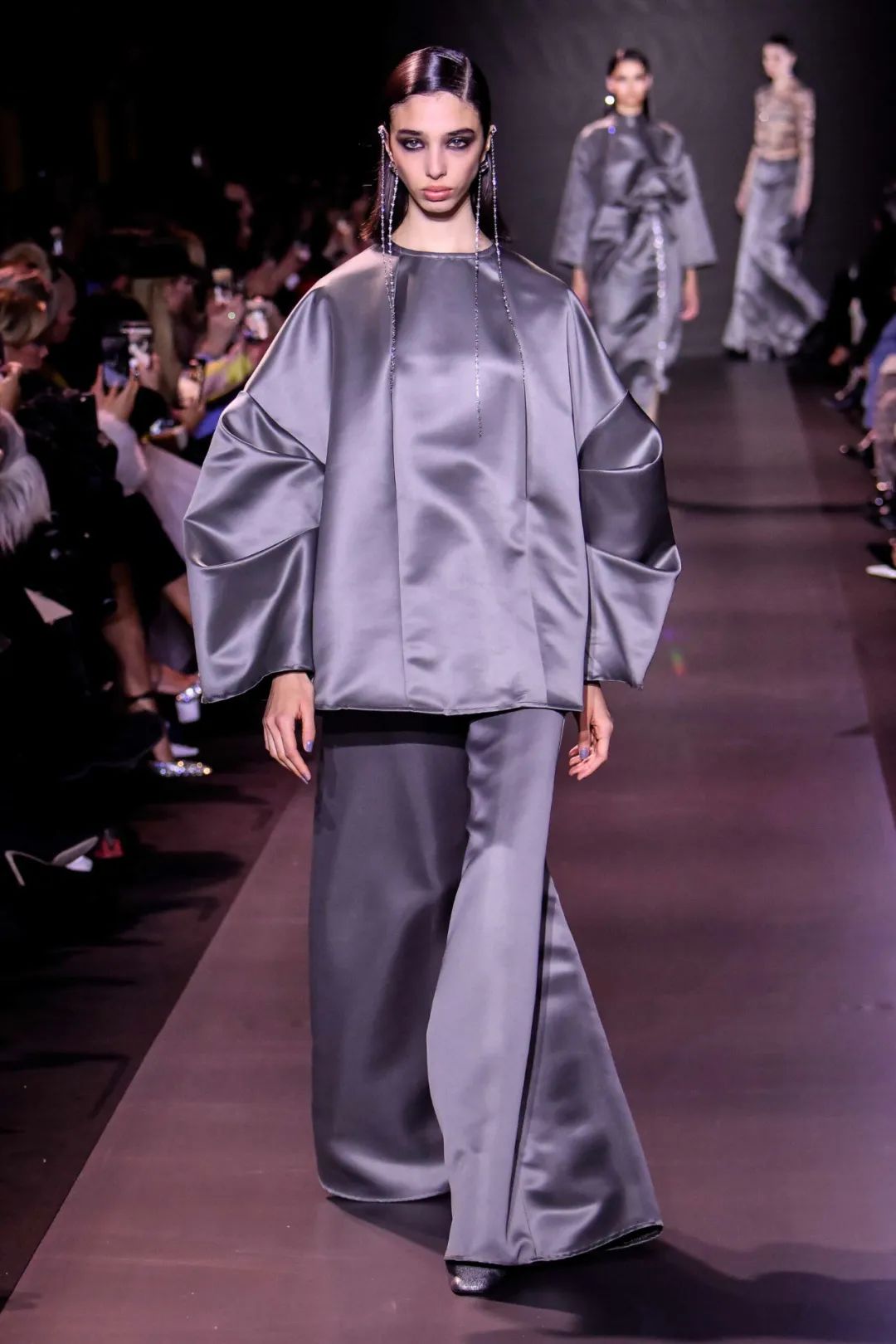 georgeshobeika2018时装秀完整版,georgeshobeika2018年的秀场