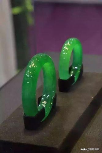 4000万的翡翠原石开了20亿,4000万切出来20亿的石头照片