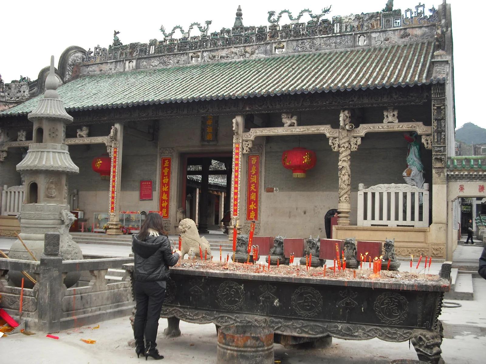 世上竟有如此厚颜无耻之人视频,世上竟有如此厚颜无耻之人的视频