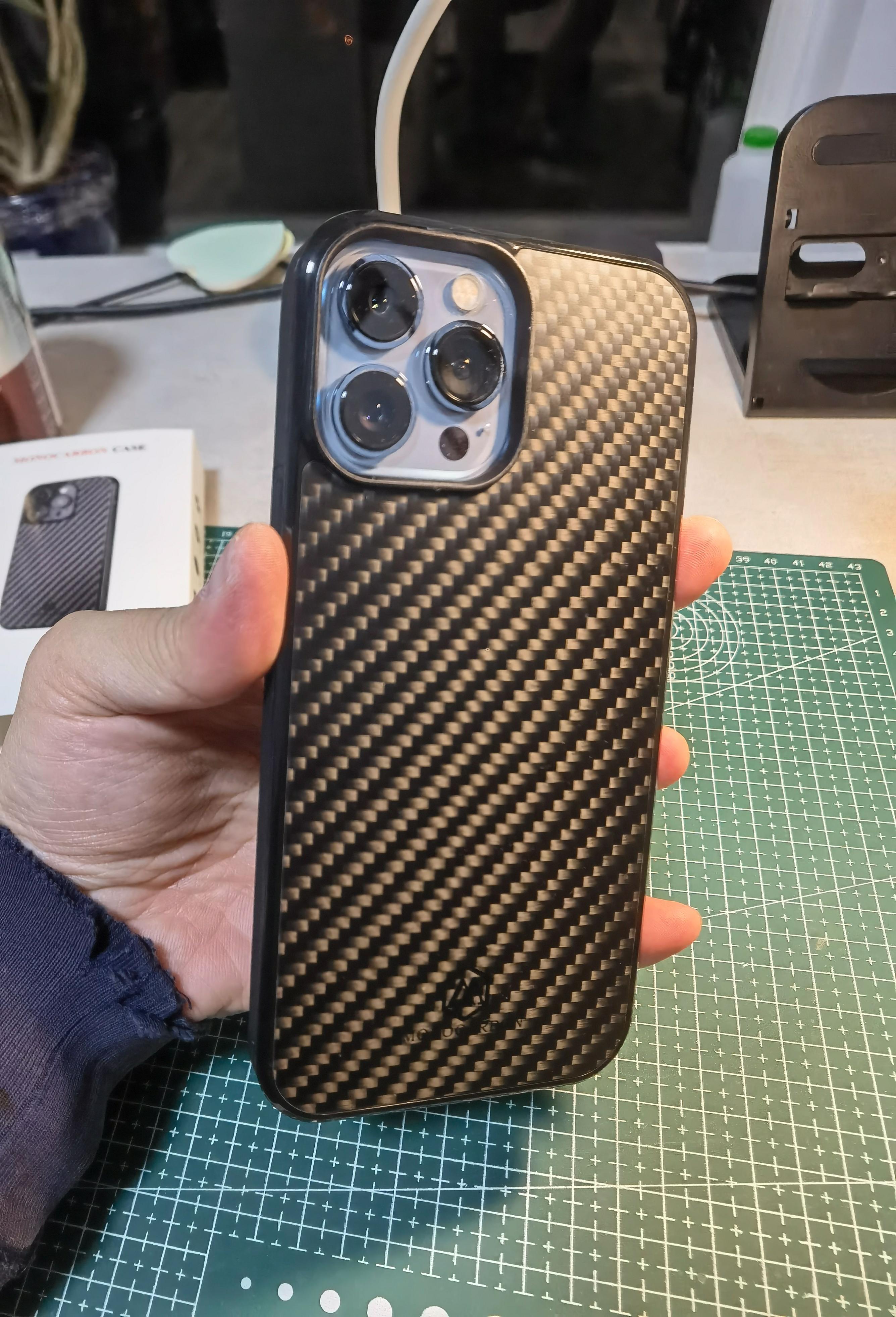 碳纤维手机壳有什么值得推荐的,有没有比碳纤维更薄的手机壳