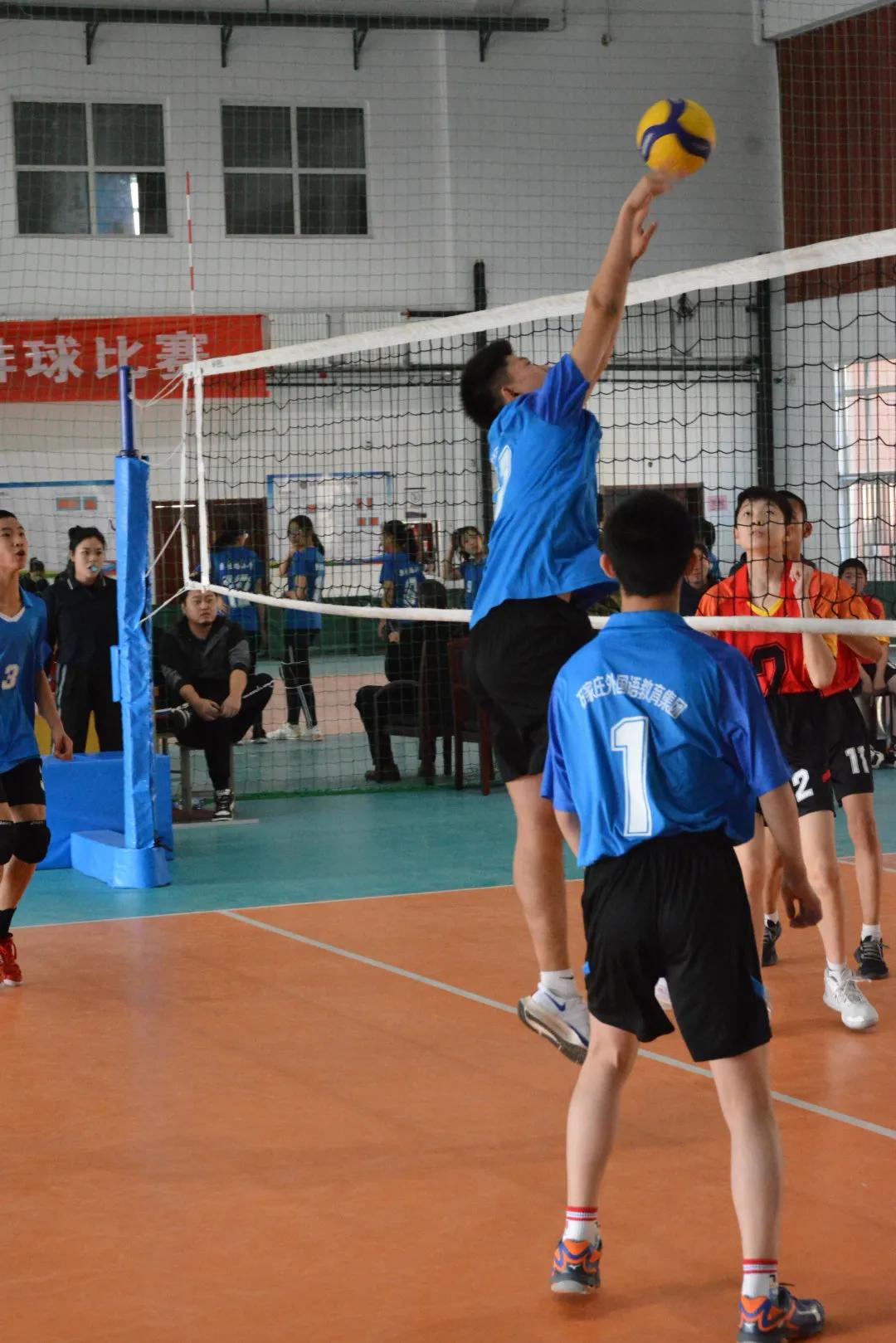 获奖荣誉奖牌,足球冠军领奖碎步庆祝