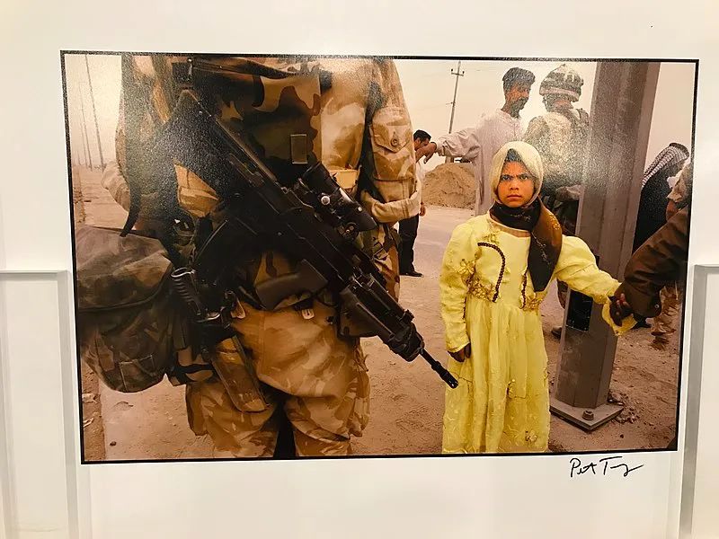 追着美国大兵跑的“抱脸虫”是真的吗？它比想象还可怕