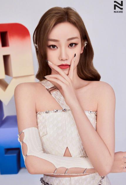 乐华要推新女团，旗下艺人为其预热，金子涵终于要爱豆出道了？