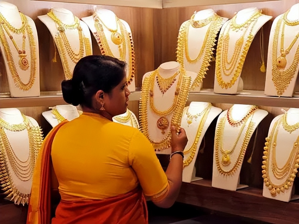 印度人为什么喜欢穿金戴银,印度人为什么要戴黄金首饰