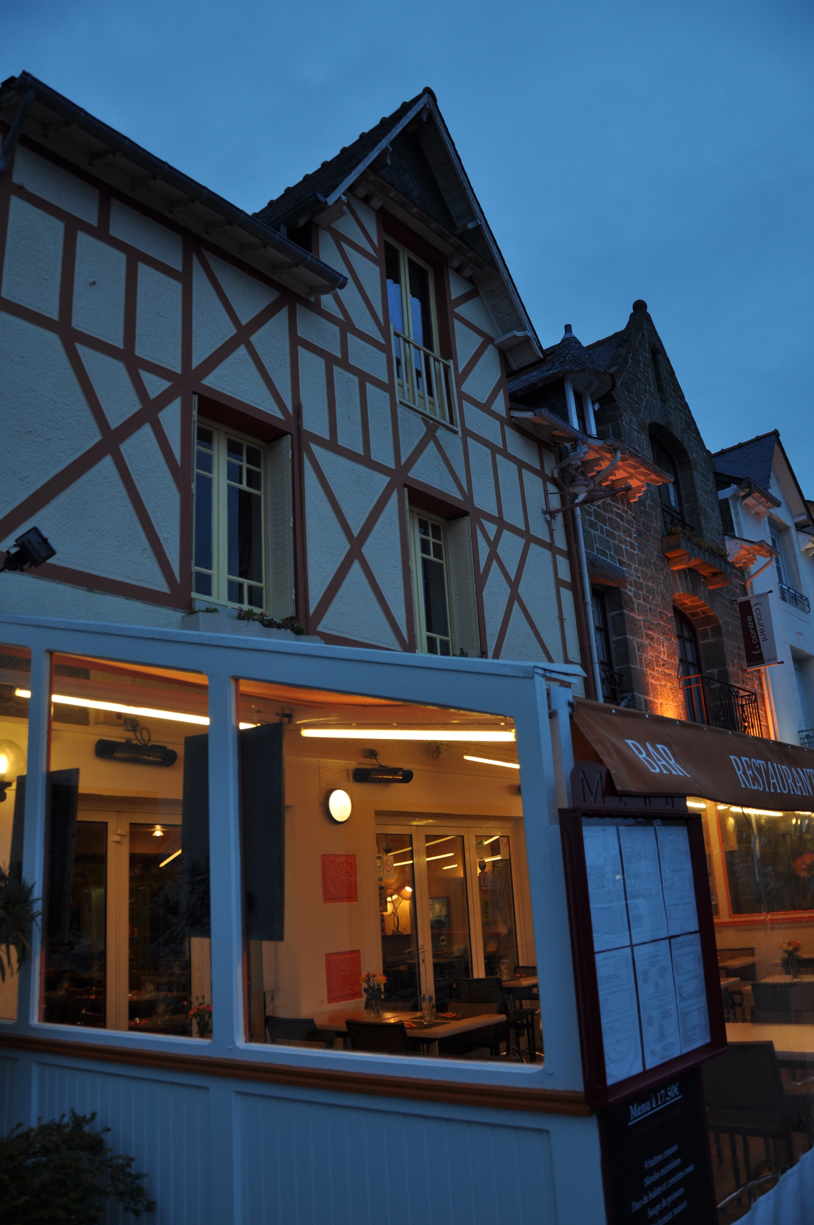 生蚝之都康卡勒：凯撒大帝太阳王拿破仑三世青睐，美味流传两千年