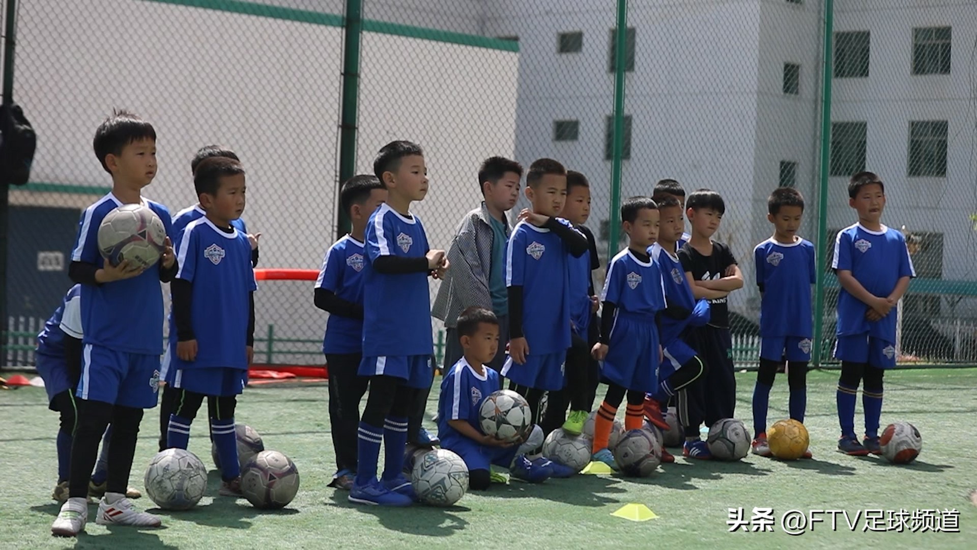 豪杰俱乐部投资1万每天赚200,豪杰俱乐部视频