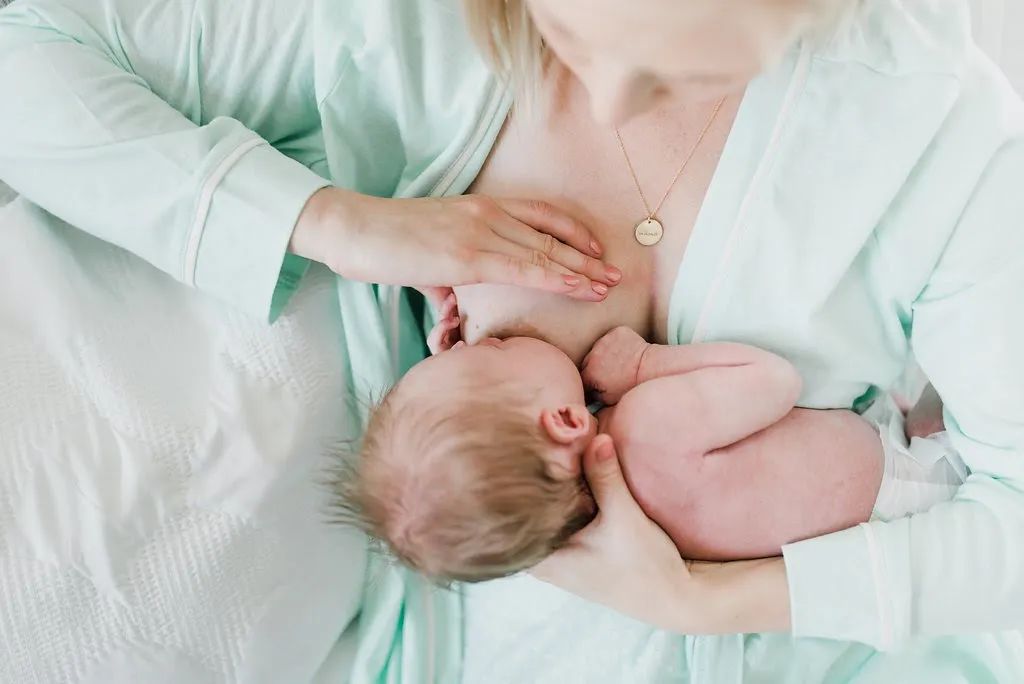 堵奶发烧的最佳自救方法,堵奶自救法