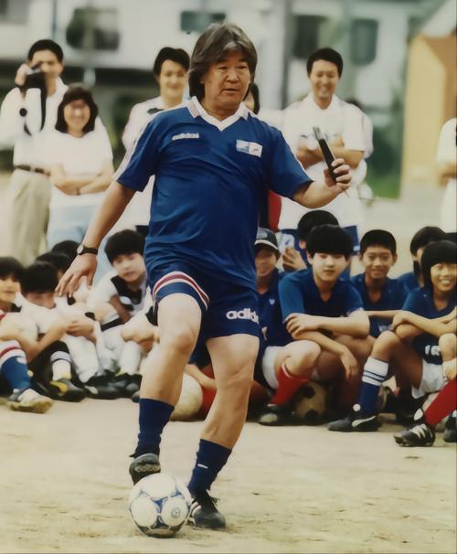 中国足球日本逆转德国后反思,日本队2-1逆转击败德国亚洲足球