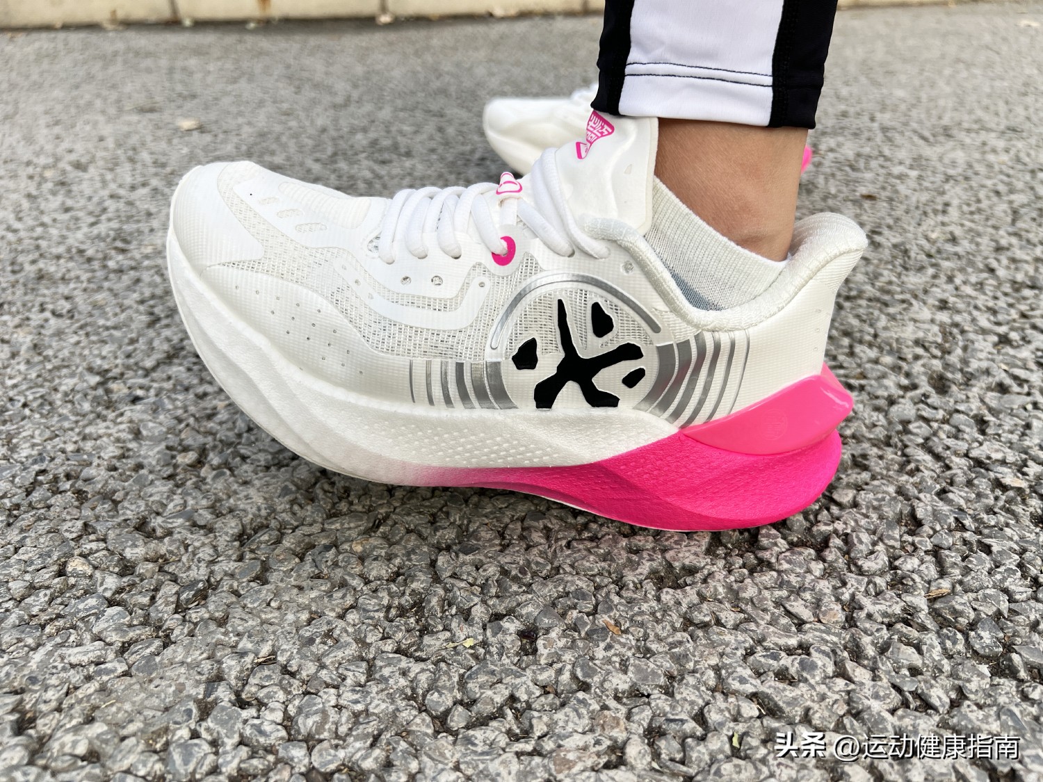 马拉松爱好者爱穿的跑鞋,必迈最强碳板跑鞋