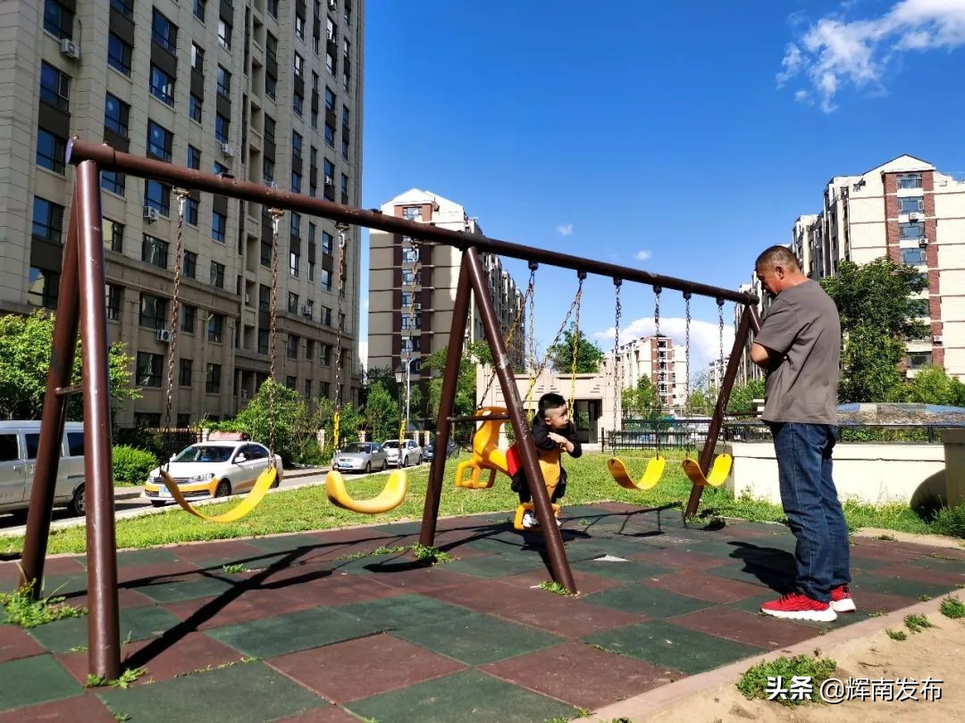 折叠式家用乒乓球桌健身器材,金属底座乒乓球健身器材