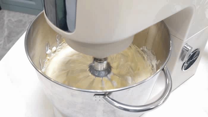 长帝企鹅顶顶和海氏m6哪个好,企鹅顶顶厨师机做蛋糕