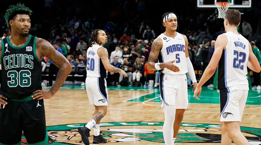 全NBA天赋最高的球队，正在学会如何赢球