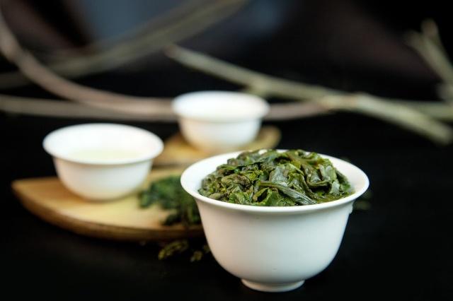 如何辨别铁观音加香精的真假,铁观音的兰花香辨别真假