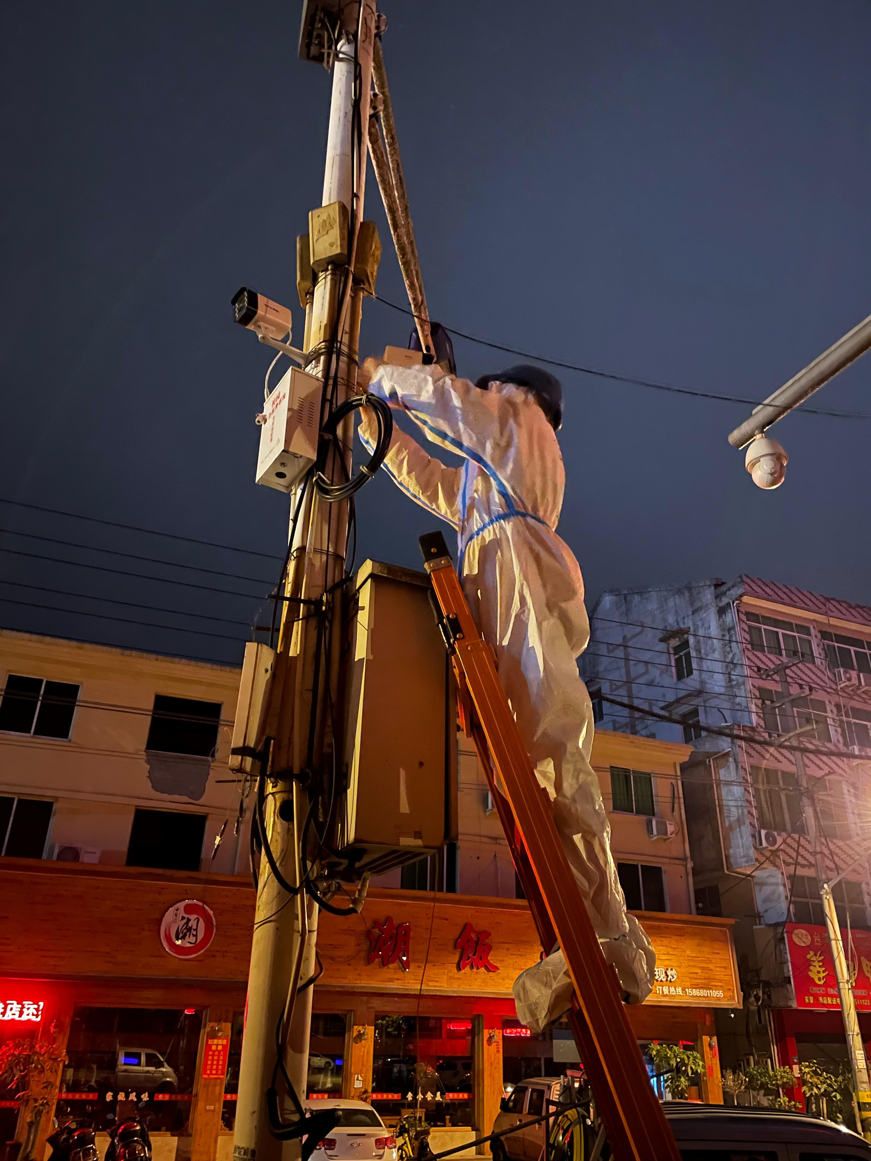 向抗疫英雄致敬民间故事,抗疫军队感人事例