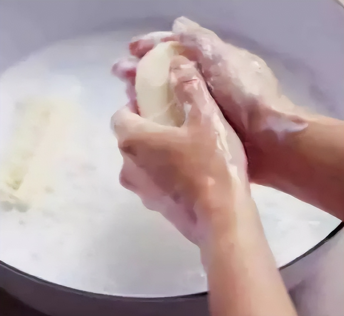 地板不沾灰,天天拖地板有什么危害