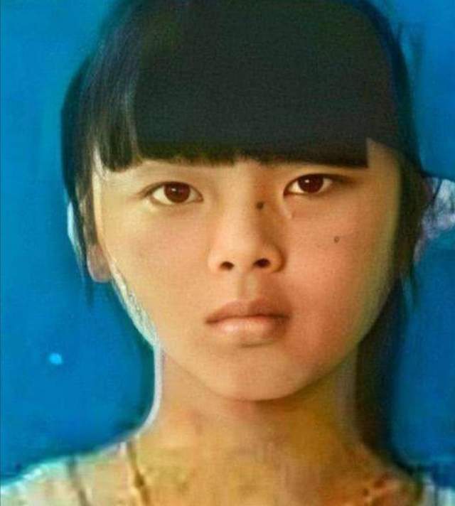 杨超越早期服务员,杨超越草根逆袭成长记