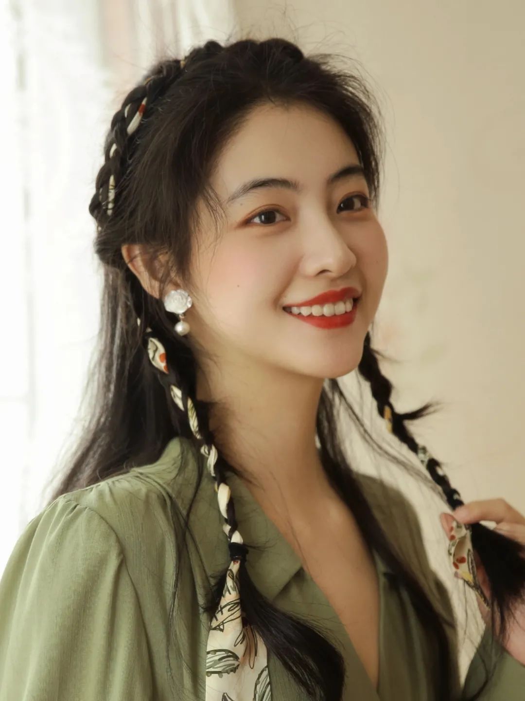 杨超越整了容吗,杨超越变了一个样子吗