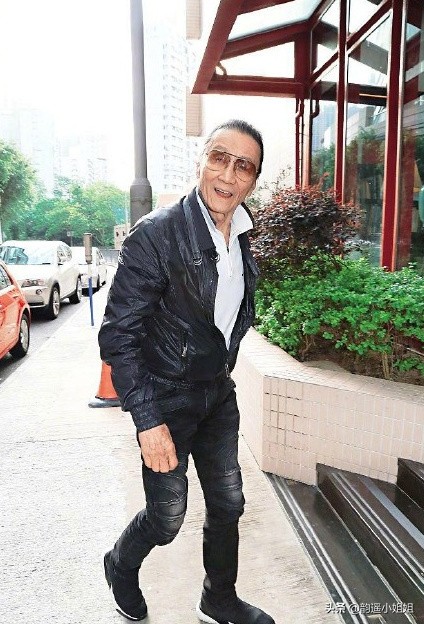 谢贤赌博欠债被抓,谢贤演赌神被扔下楼