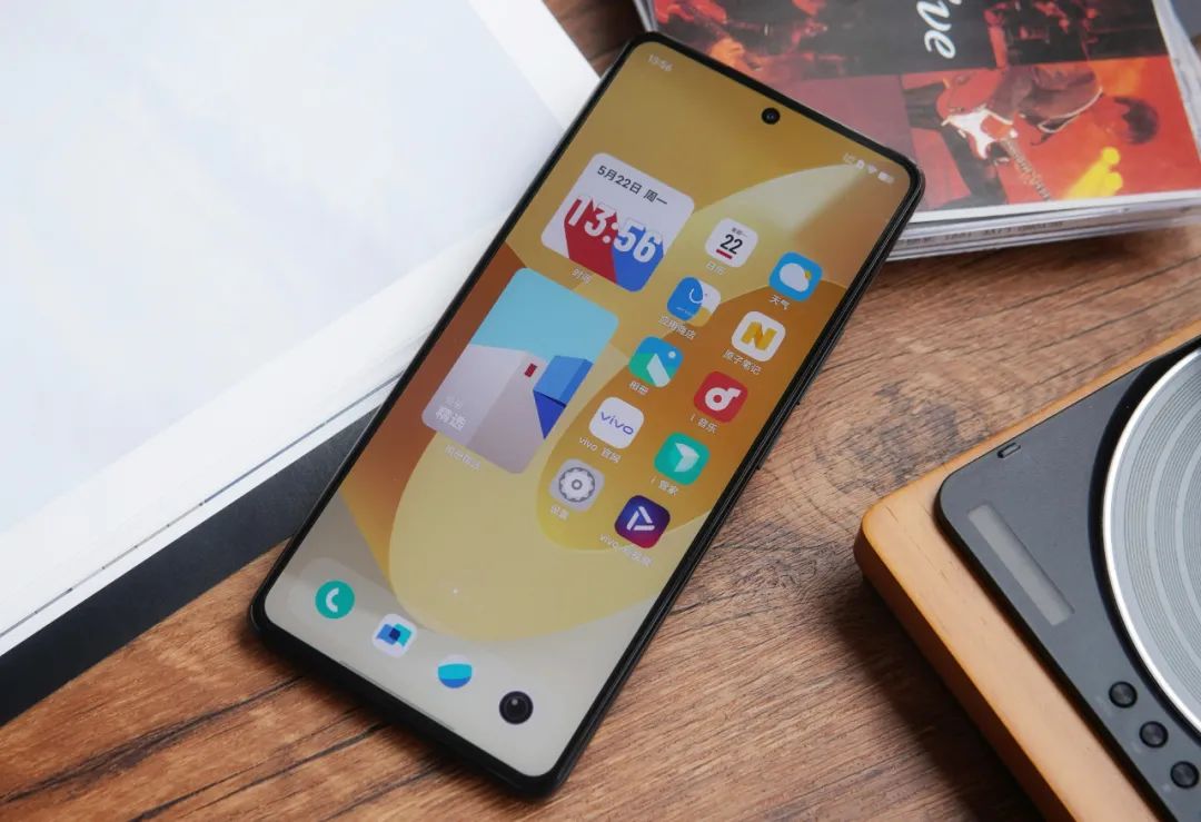 2500到3000各方面均衡的手机,2500左右整体体验较好的手机