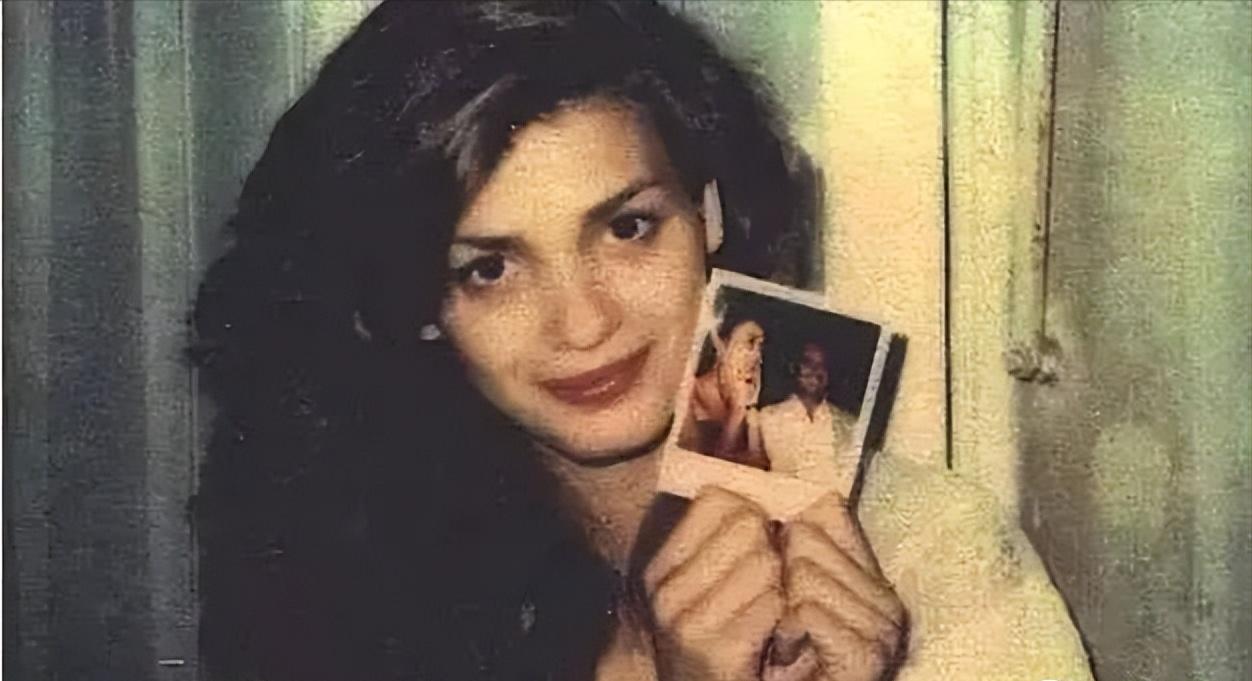 安吉丽娜朱莉1982年出演了什么,朱莉安吉丽娜近年电影