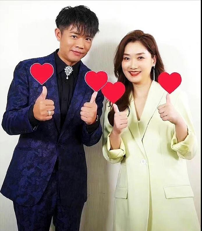 凤凰传奇24年前的约定五五分账,凤凰传奇凭什么五五分账