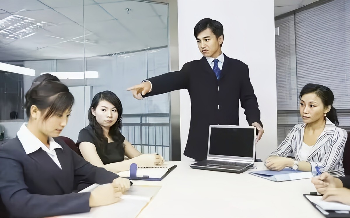 批评下属的注意事项,批评同志要注意方式方法委婉