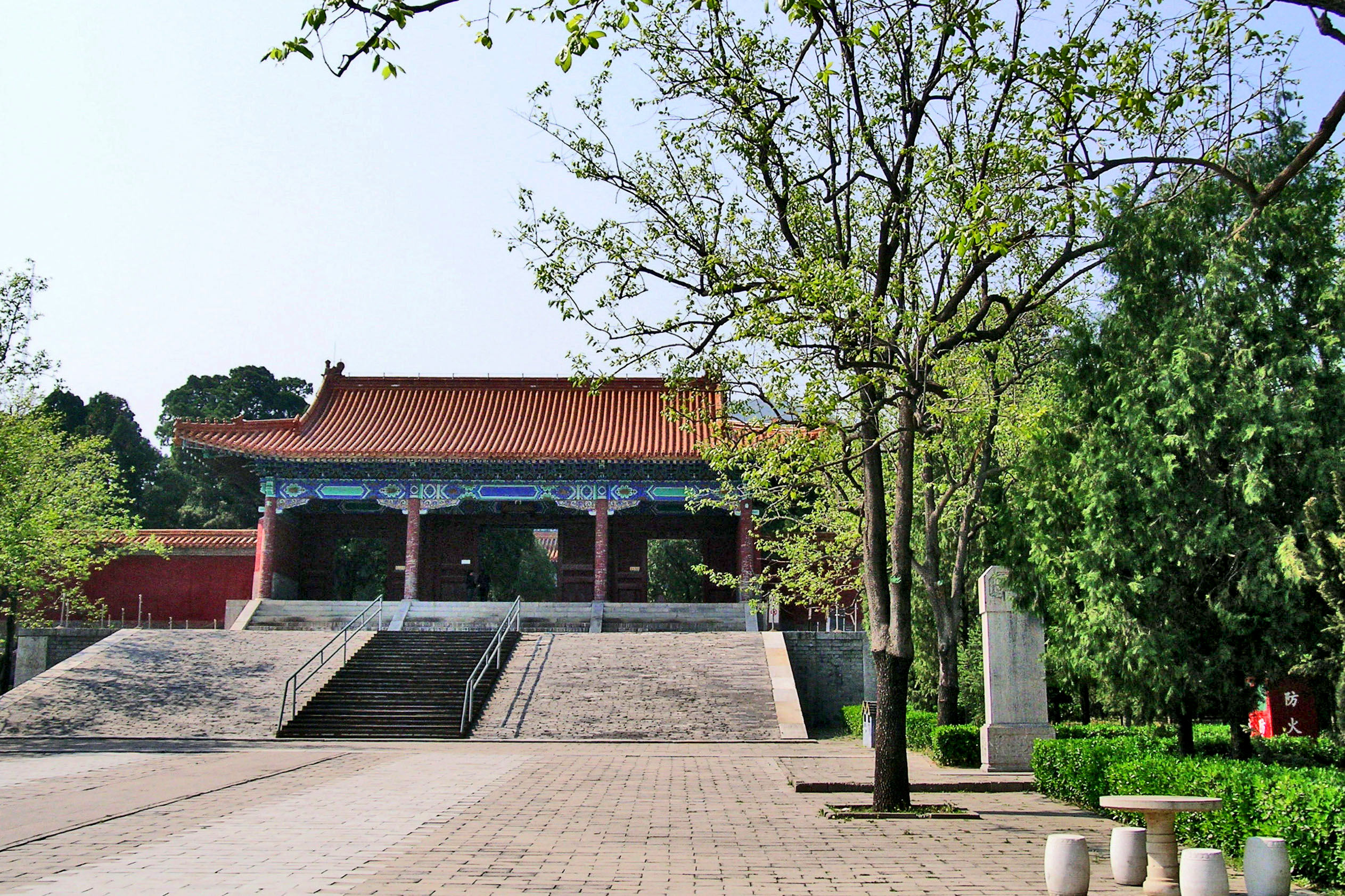 十三陵长陵殉葬,给爷爷下葬