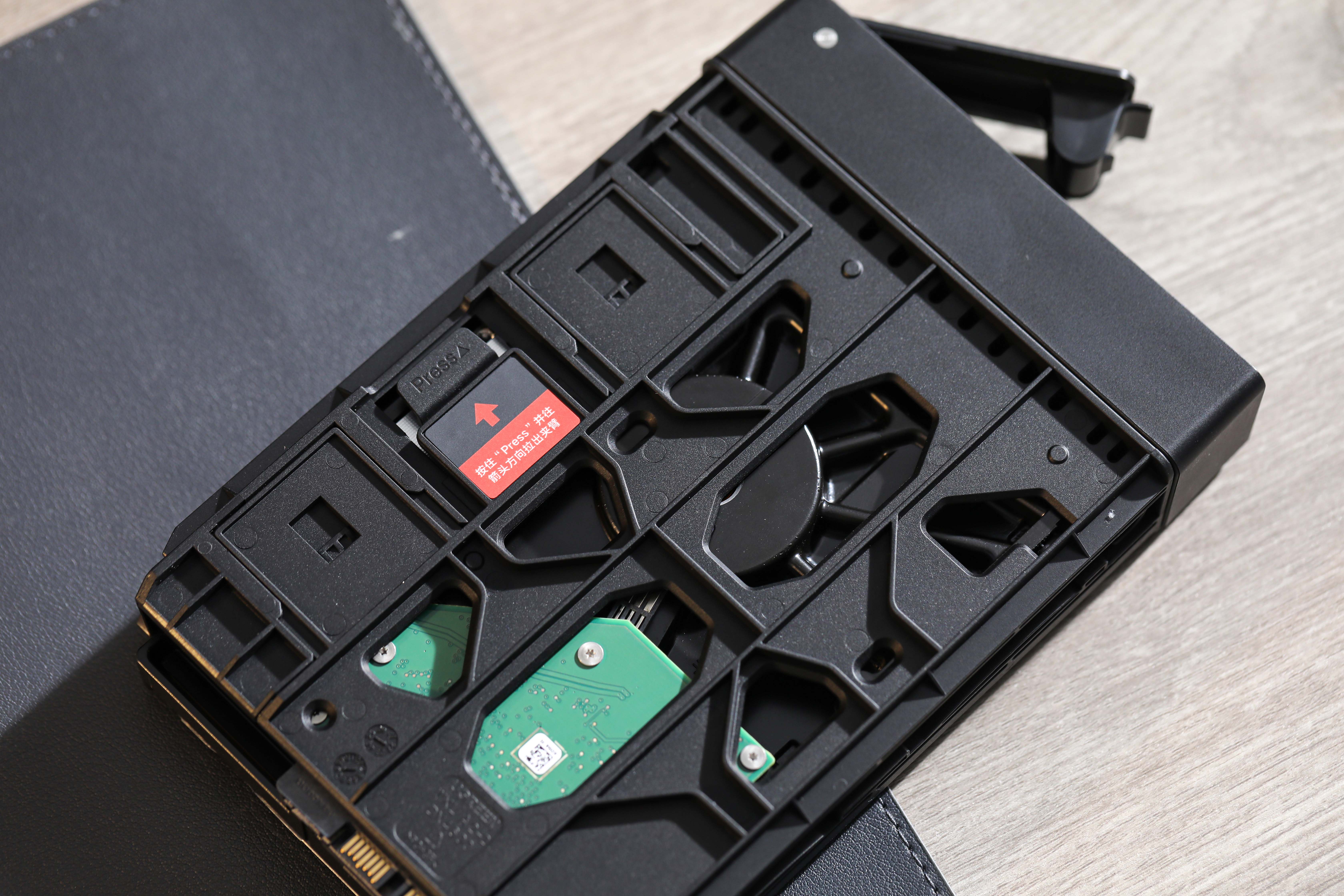 绿联nas4600pro使用体验,绿联私有云dx4600适合小企业吗