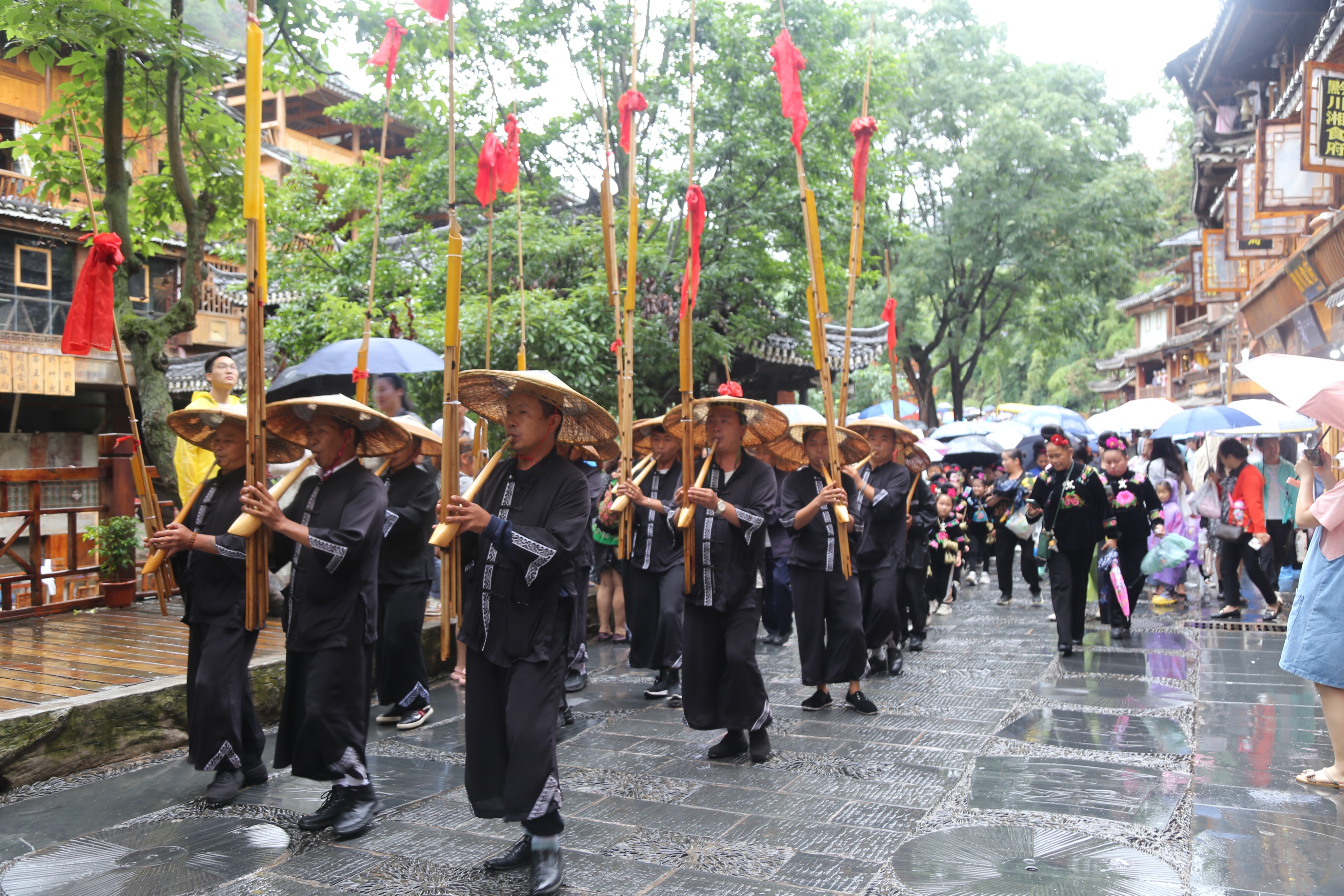 江口端午节包粽子比赛,端午节这场包粽子比赛热闹又温馨