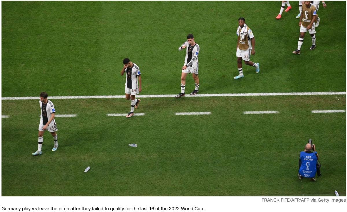 不好好打球的下场,不好好踢球被教练打