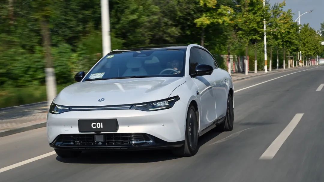 预售价18-27万元零跑c01开启预售,c01零跑增程行政版降价多少