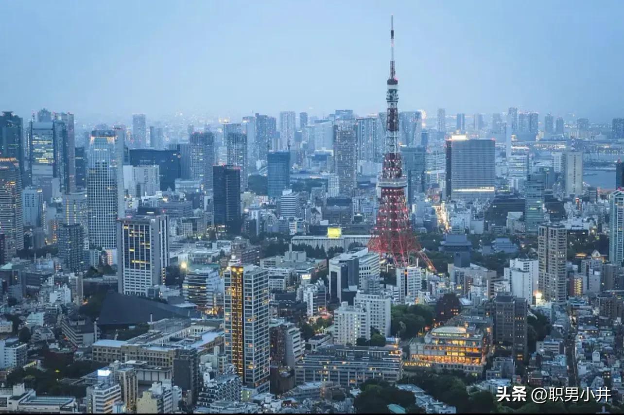 日本列车助推员,日本地铁推挤员年薪