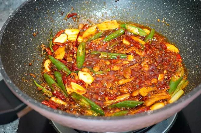 教你秘制烤鱼的做法,家庭烤鱼三道鳞的做法平底锅