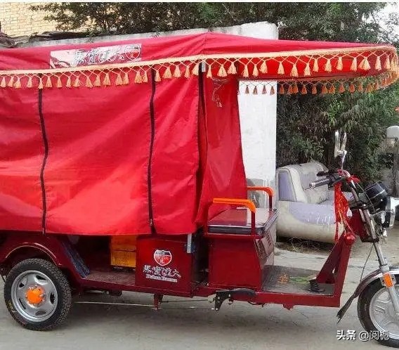 小伙子受伤却不愿去医院后续,小伙因车祸致残