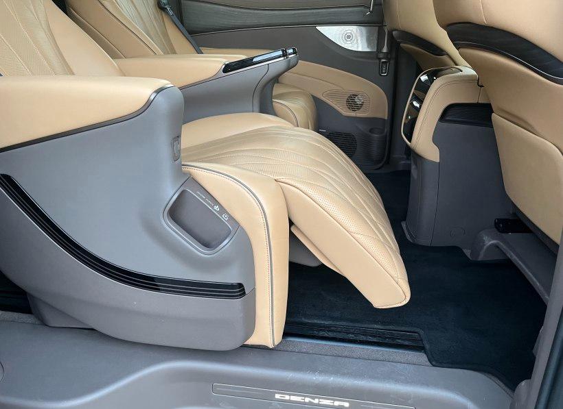 入手丰田,新款腾势d9开多少公里